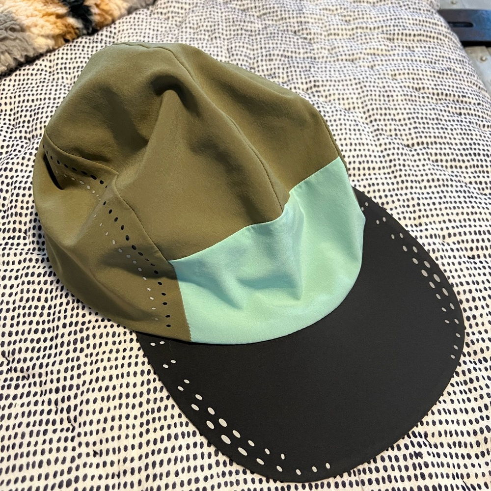 Lululemon running hat-NWOT